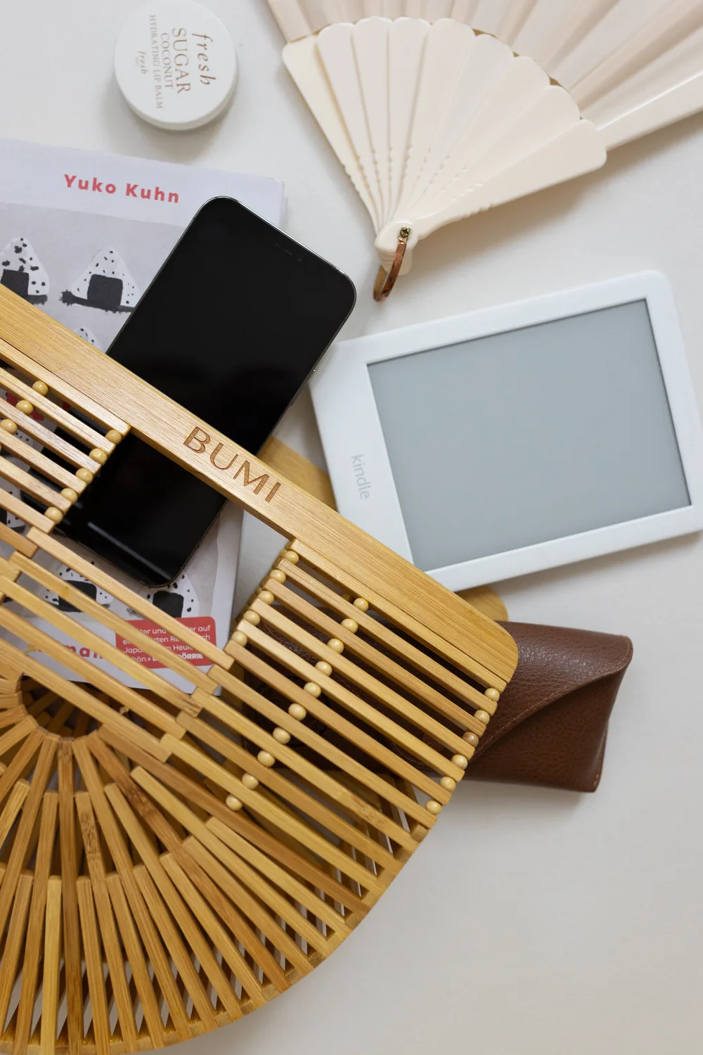 BUMI Bag L mit Alltags-Essentials